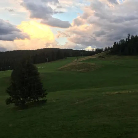 アパート 6 Triangel ドノヴァリ