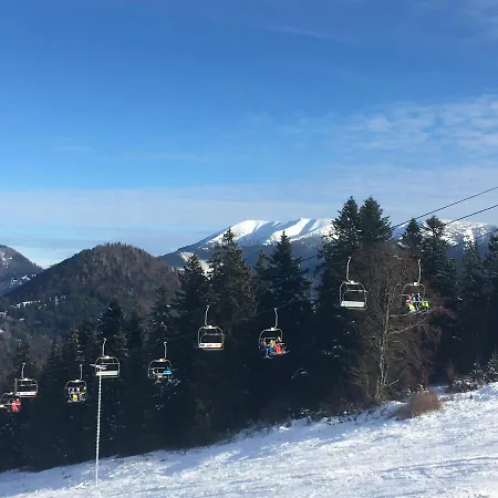 アパート 6 Triangel ドノヴァリ