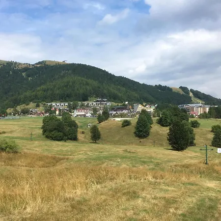 6 Triangel アパート