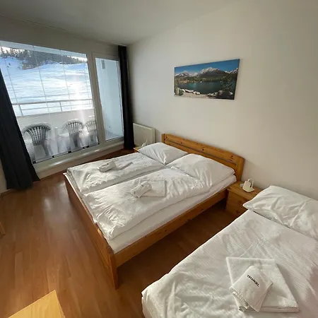 6 Triangel アパート