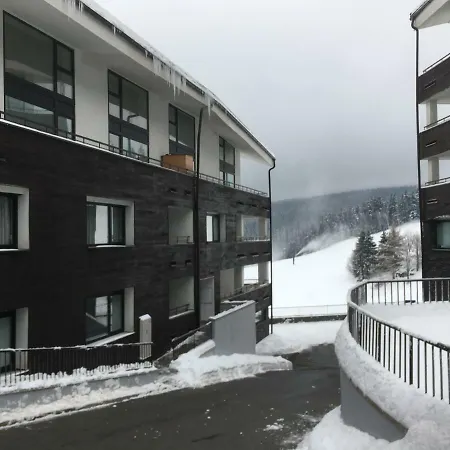 アパート 6 Triangel *